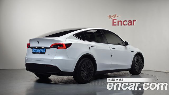 Tesla Model Y Long Range AWD — пробег 35 239 км — фото 2 из 5